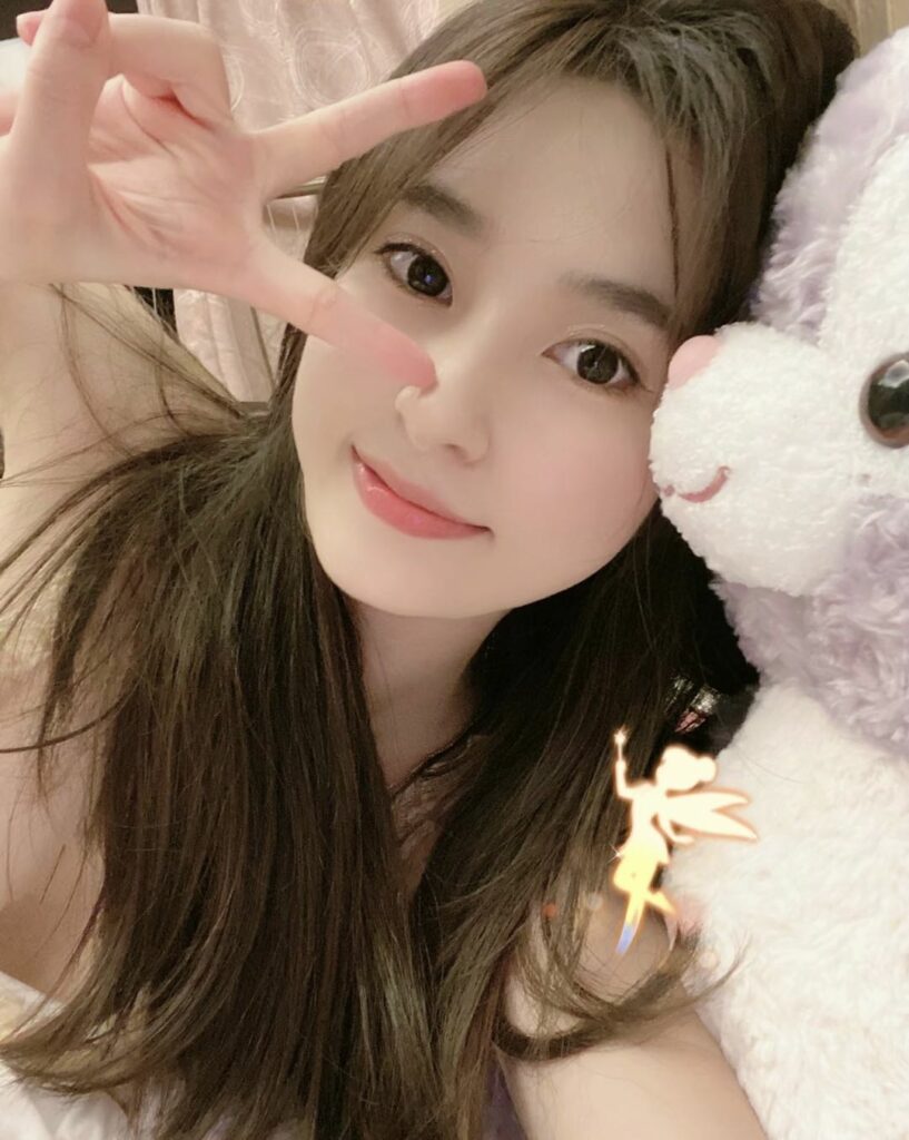 小巧玲珑的妹子乐乐